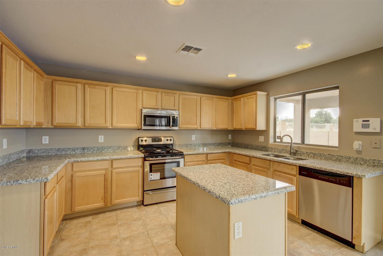 2401 West Darrel Road Phoenix, AZ 85041 - Photo 5 of 33 Darrel (11)
