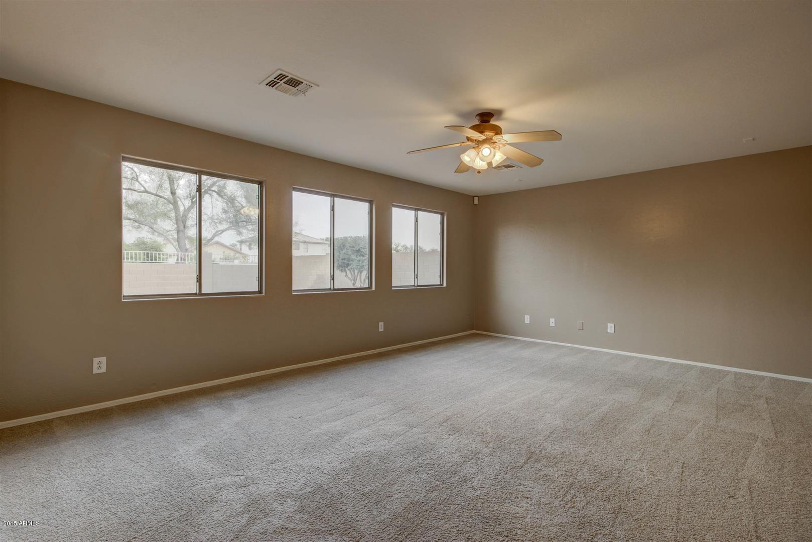 2401 West Darrel Road Phoenix, AZ 85041 - Photo 10 of 33 Darrel (17)