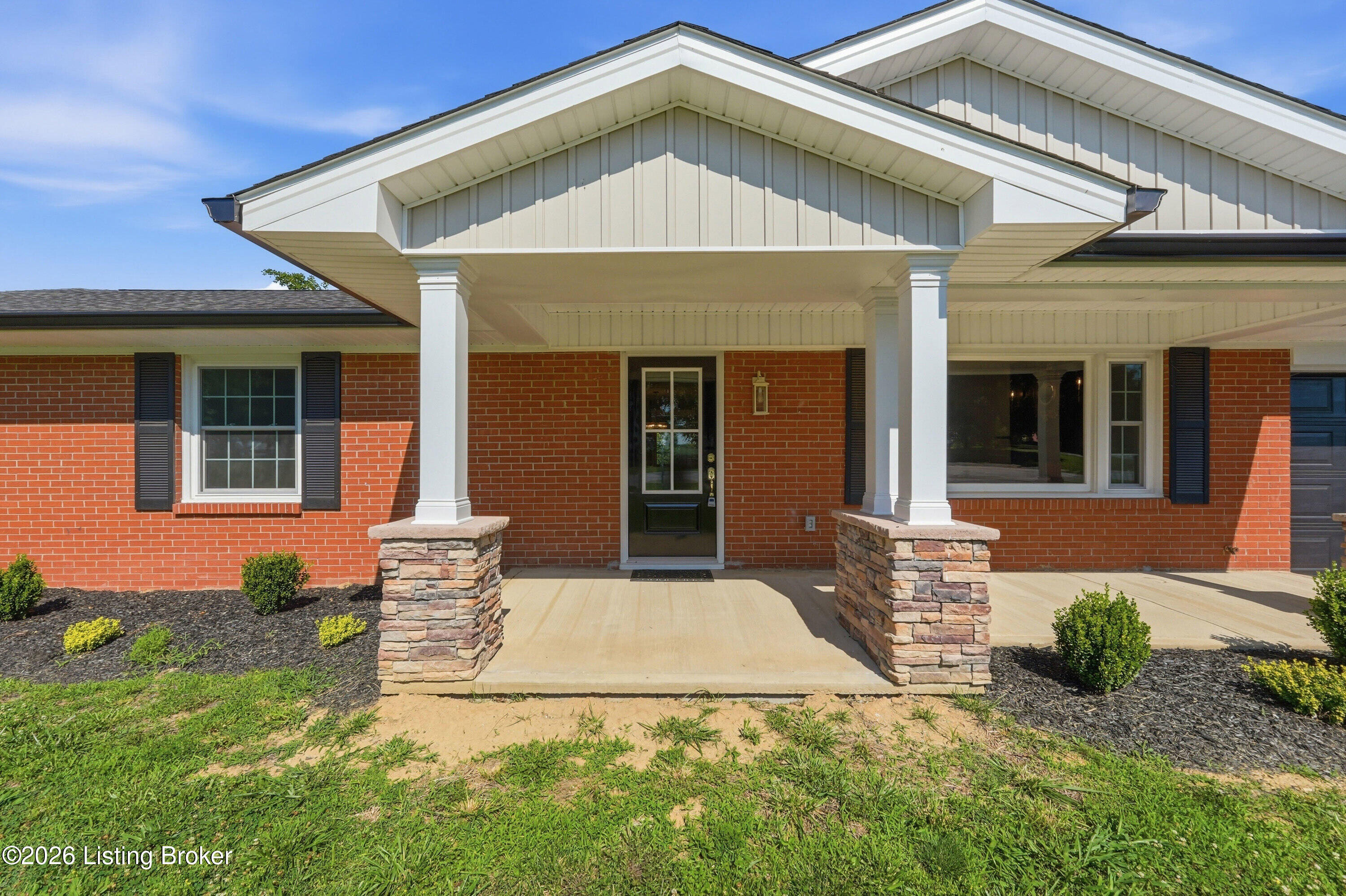 879 Lebanon Road Springfield, KY 40069 - Photo 2 of 51 4_879lebanon_louisvillerealestatemedia_0