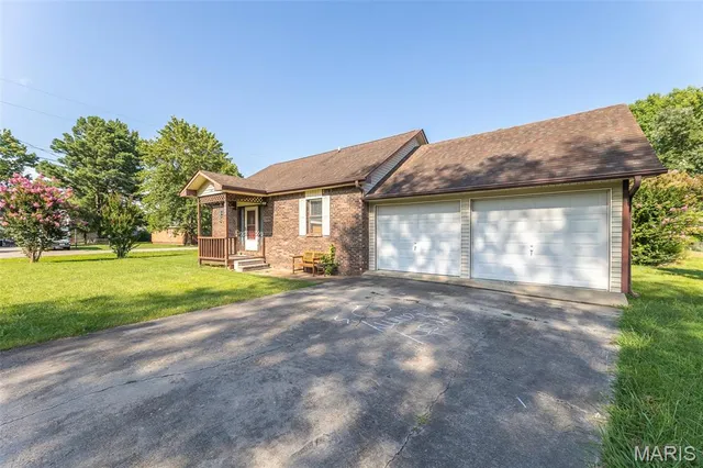 $127,900 | 110 Hampton Court, Poplar Bluff, MO 63901