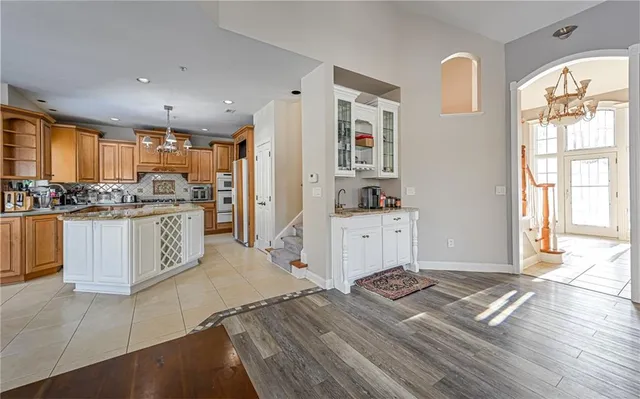 $850,000 | 807 Gallant Fox Lane, Cranberry Township, PA 16066