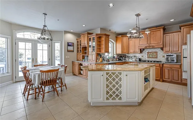 $850,000 | 807 Gallant Fox Lane, Cranberry Township, PA 16066