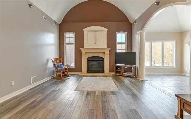 $850,000 | 807 Gallant Fox Lane, Cranberry Township, PA 16066