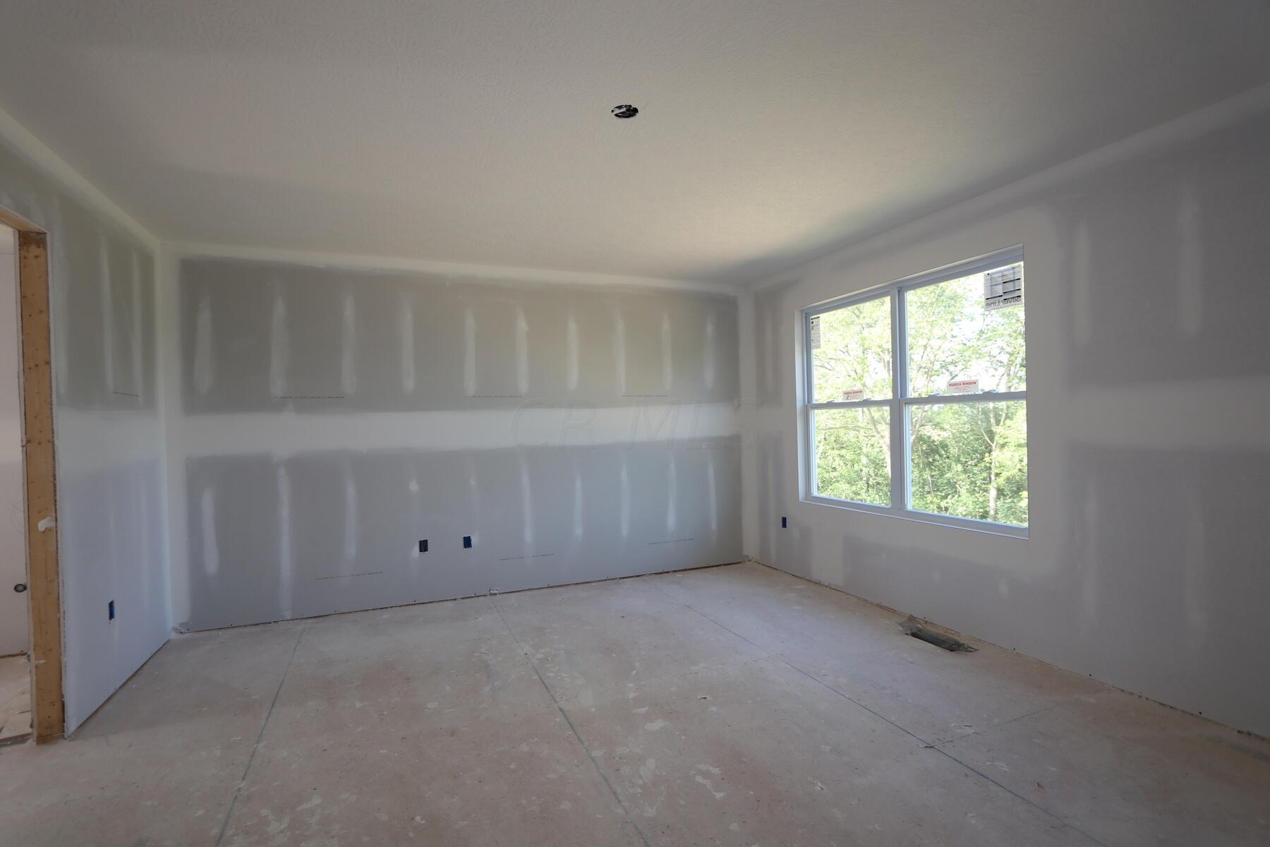 18 Erin Hills Road Commercial Point, OH 43116 - Photo 4 of 11 Interior