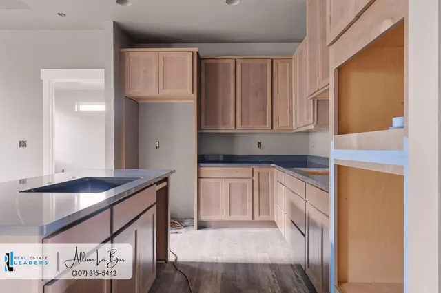 $689,900 | 1661 Pinyon Parkway, Casper, WY 82609