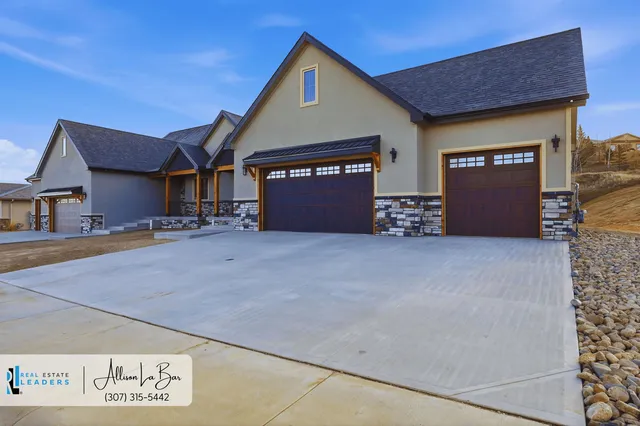 $689,900 | 1661 Pinyon Parkway, Casper, WY 82609