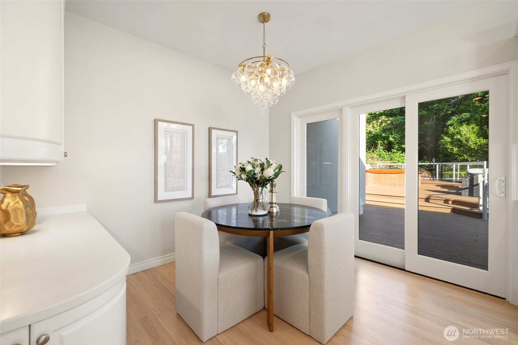8144 West Mercer Way Mercer Island, WA 98040 - Photo 14 of 40