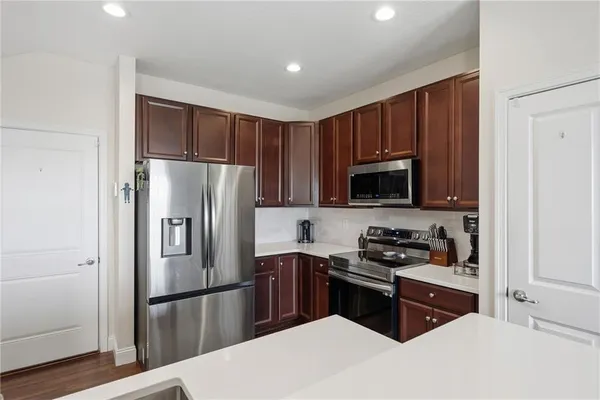 $450,000 | 304 Sunrise Drive, Carnegie, PA 15106