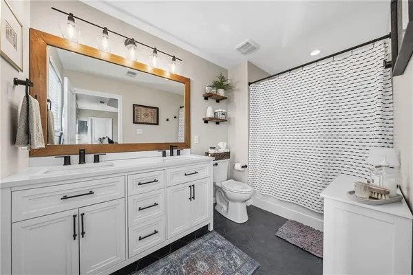 $450,000 | 304 Sunrise Drive, Carnegie, PA 15106