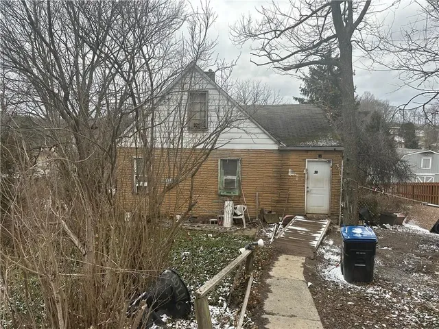 $100,000 | 148 Zimmerle Drive, Aliquippa, PA 15001