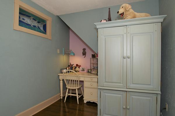 16 Beach Road Gloucester, MA 01930 - Photo 24 of 30 a dining room with furniture and wooden floor
