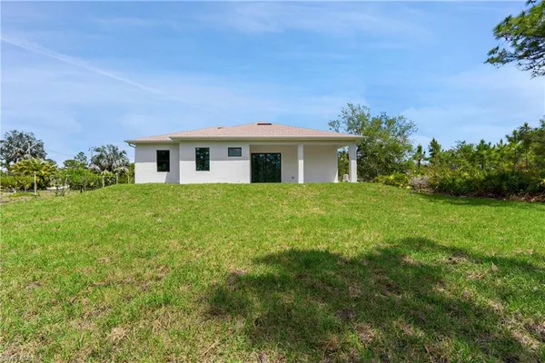 $2,300 | 2903 37th Street West, Lehigh Acres, FL 33971