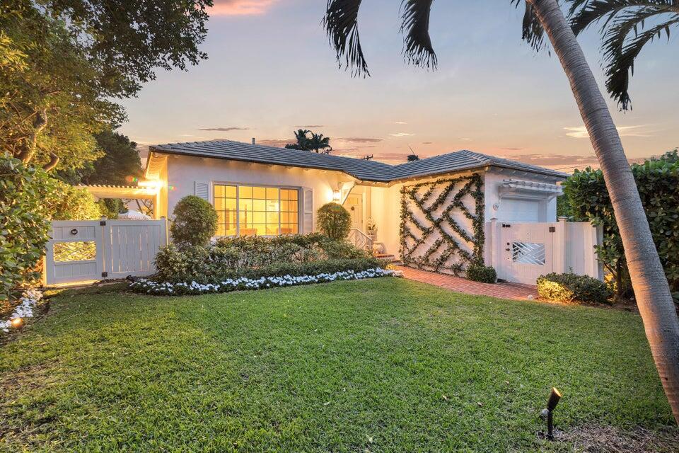 156 Peruvian Avenue Palm Beach, FL 33480 - Photo 2 of 20 a view of a house with a yard