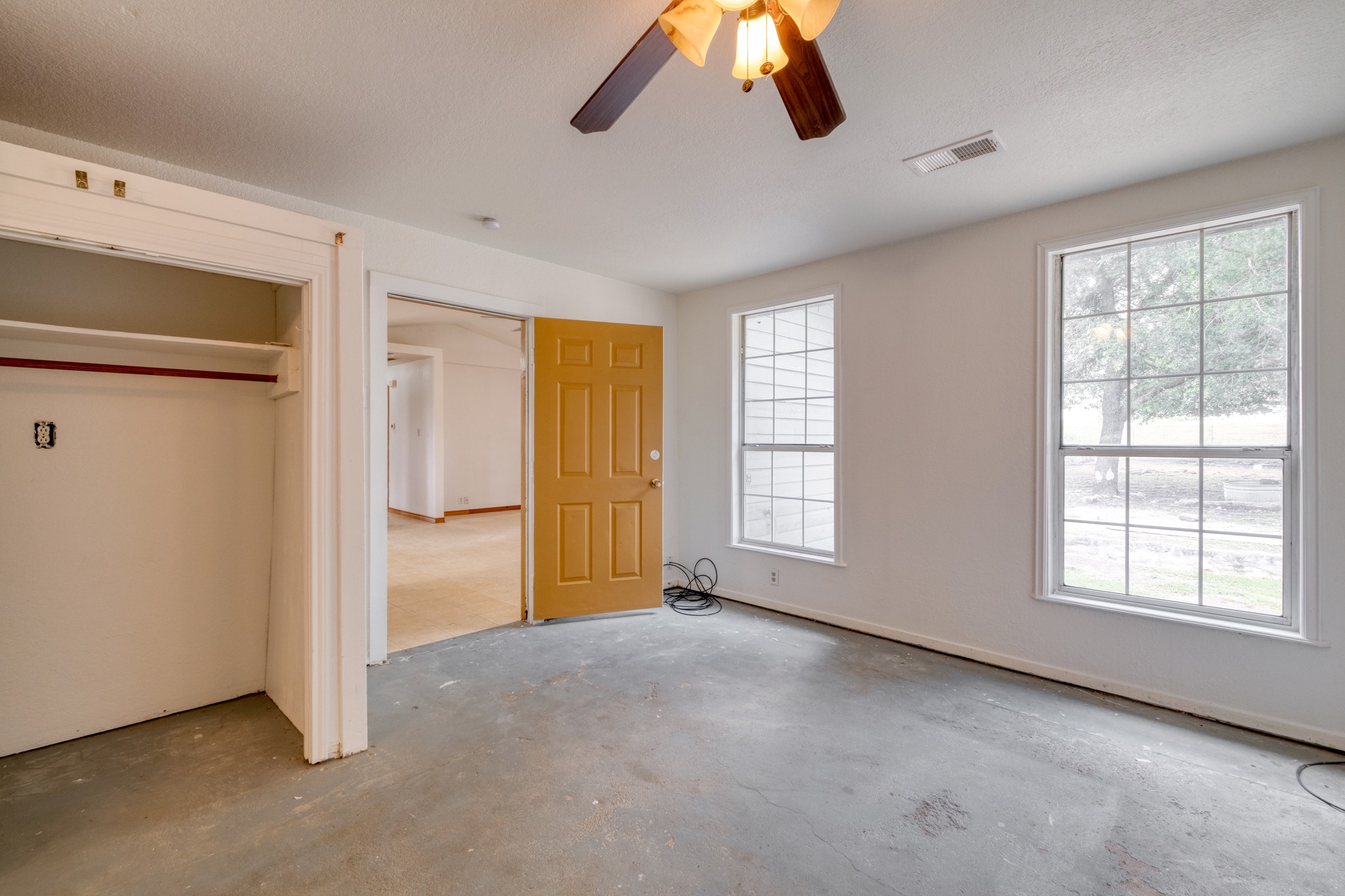 2701 Windy Ridge Road Taylor, TX 76574 - Photo 11 of 28 Bedroom 1