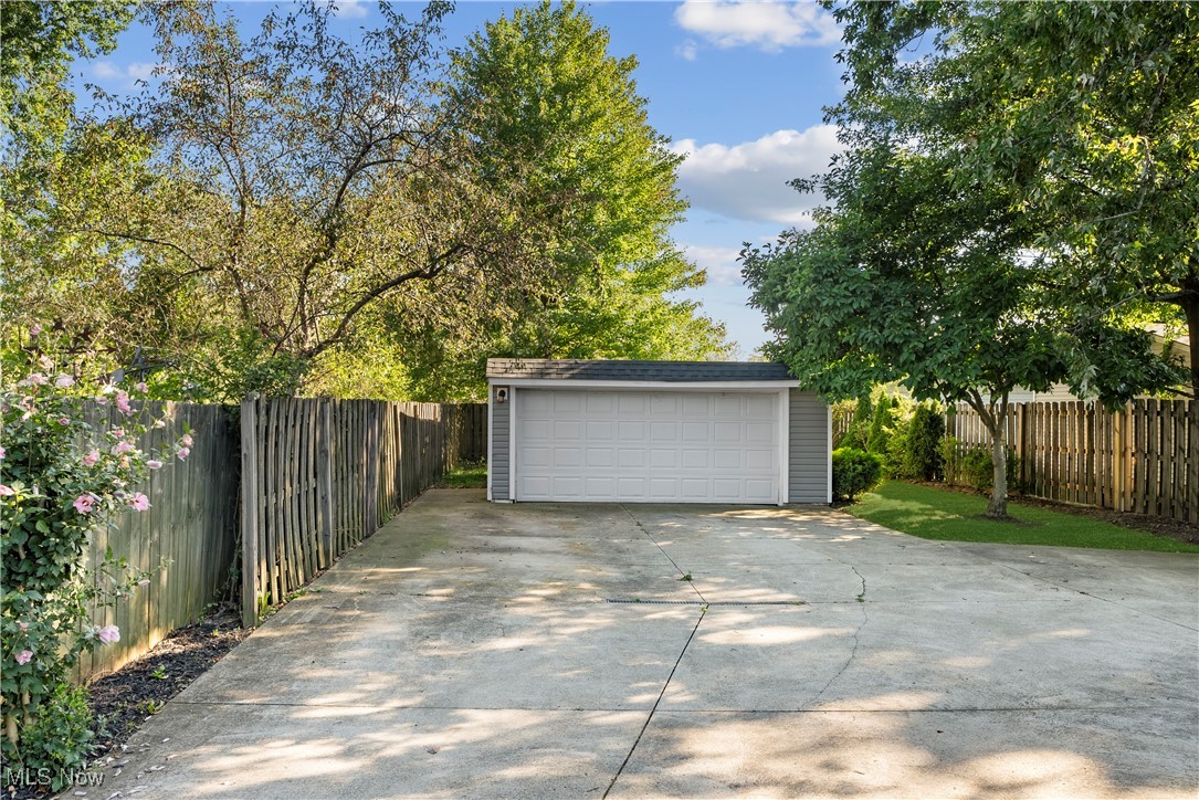 5962 Edgewood Road Cleveland, OH 44124 - Photo 25 of 27 2 car garage, insulated and heated