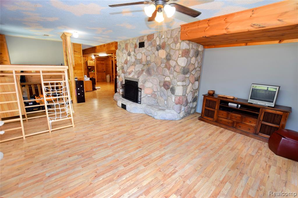 5298 Clear Lake Road North Branch, MI 48461 - Photo 14 of 44