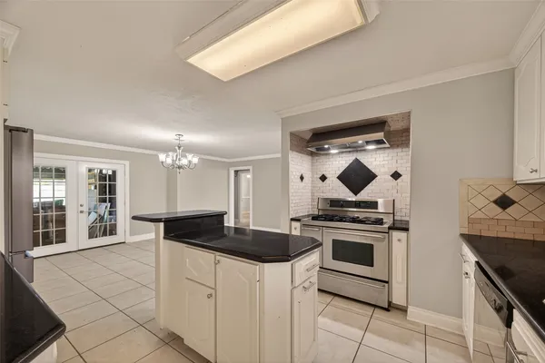 $220,000 | 14011 Hollypark Drive, Houston, TX 77015