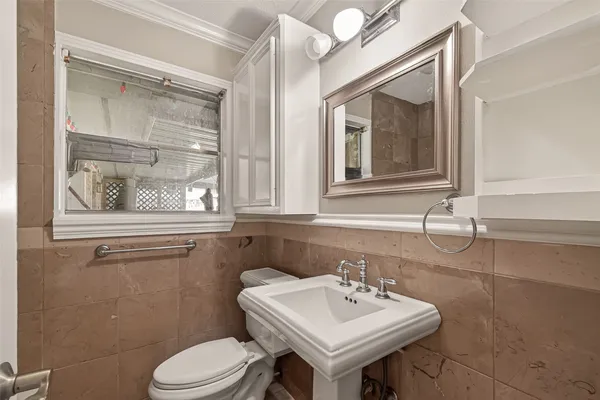 $220,000 | 14011 Hollypark Drive, Houston, TX 77015