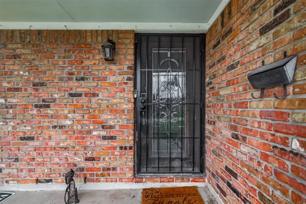 $220,000 | 14011 Hollypark Drive, Houston, TX 77015