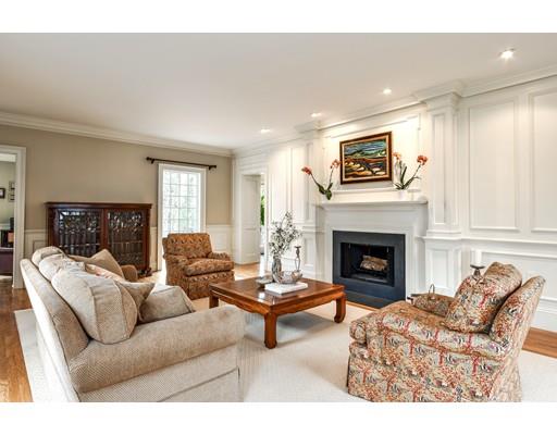 22 Barnstable Road Wellesley, MA 02481 - Photo 4 of 28