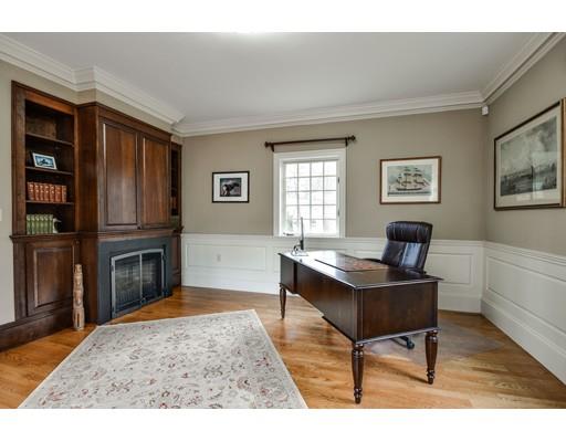 22 Barnstable Road Wellesley, MA 02481 - Photo 8 of 28