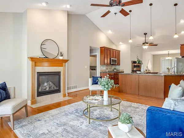 $425,000 | 1662 Molokai Court, Worden, IL 62097