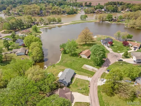 $425,000 | 1662 Molokai Court, Worden, IL 62097