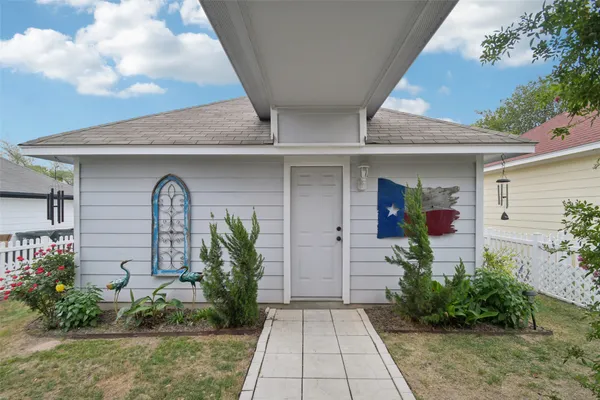 $369,900 | 6084 Hartson, Kyle, TX 78640