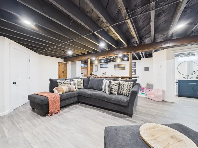 $649,000 | 199 Quaker Lane, Acushnet, MA 02743