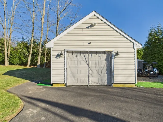 $649,000 | 199 Quaker Lane, Acushnet, MA 02743