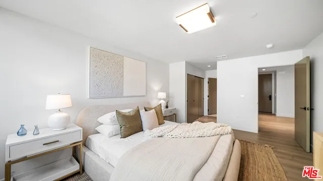 $7,800 | 153 San Vicente Boulevard, Unit 2G, Santa Monica, CA 90402