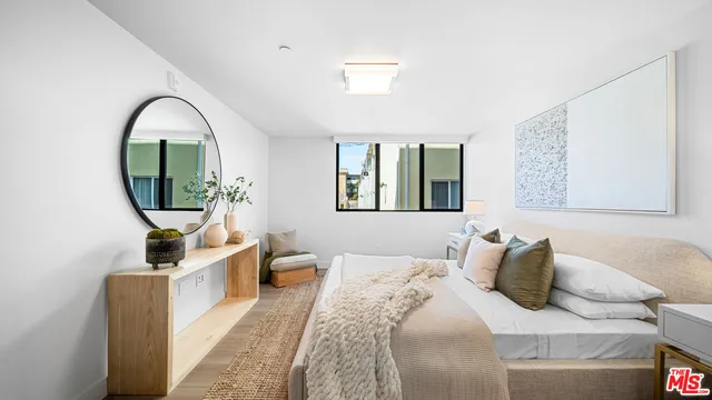 $7,800 | 153 San Vicente Boulevard, Unit 2G, Santa Monica, CA 90402