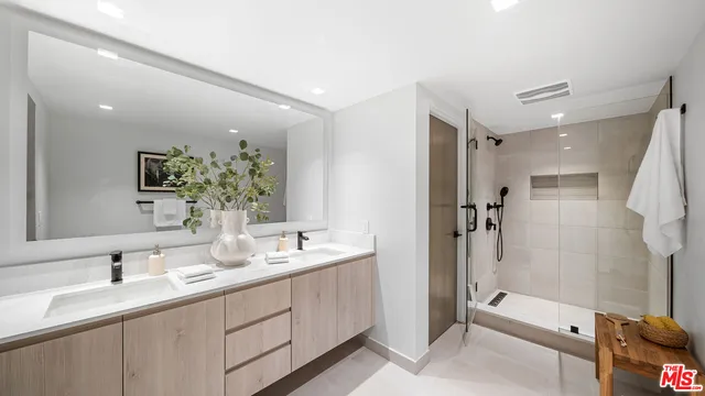 $7,800 | 153 San Vicente Boulevard, Unit 2G, Santa Monica, CA 90402