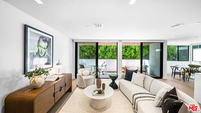 $7,800 | 153 San Vicente Boulevard, Unit 2G, Santa Monica, CA 90402