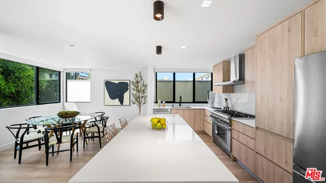 $7,800 | 153 San Vicente Boulevard, Unit 2G, Santa Monica, CA 90402