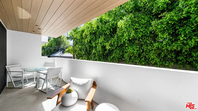 $7,800 | 153 San Vicente Boulevard, Unit 2G, Santa Monica, CA 90402