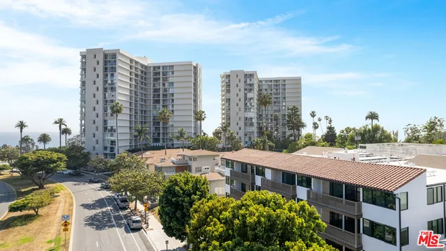 $7,800 | 153 San Vicente Boulevard, Unit 2G, Santa Monica, CA 90402