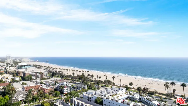 $7,800 | 153 San Vicente Boulevard, Unit 2G, Santa Monica, CA 90402