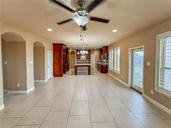 $2,450 | 1832 Bay Landing Drive, Portland, TX 78374