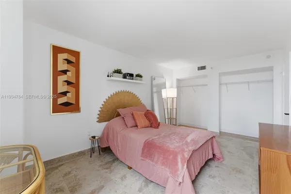 $299,000 | 850 North Miami Avenue, Unit W806, Miami, FL 33136