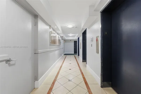 $299,000 | 850 North Miami Avenue, Unit W806, Miami, FL 33136