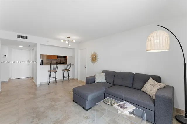 $312,000 | 850 North Miami Avenue, Unit W806, Miami, FL 33136