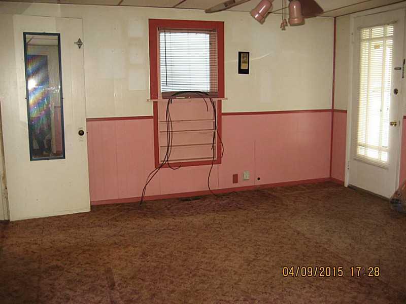 828 Kenton Street Springfield, OH 45505 - Photo 4 of 5