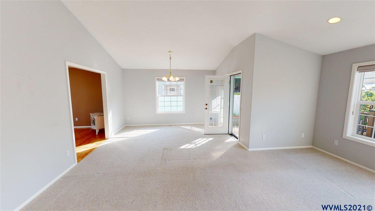 2045 Chase Loop Southwest Albany, OR 97321 - Photo 13 of 35 Gallery Image 13