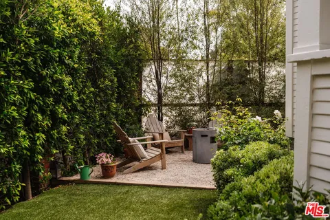 $2,495,000 | 703 Marco Place, Venice, CA 90291