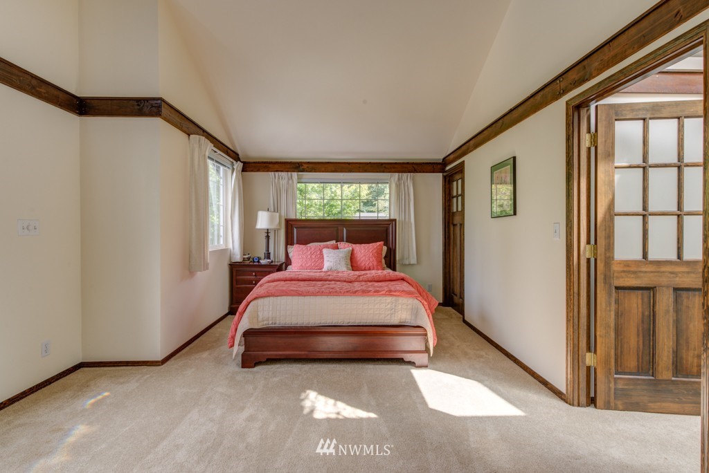 8909 196th Street Southwest Edmonds, WA 98026 - Photo 16 of 25 Gallery Image 16