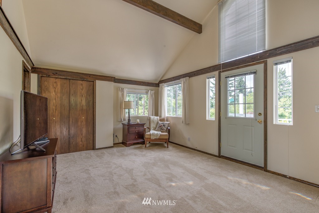 8909 196th Street Southwest Edmonds, WA 98026 - Photo 17 of 25 Gallery Image 17