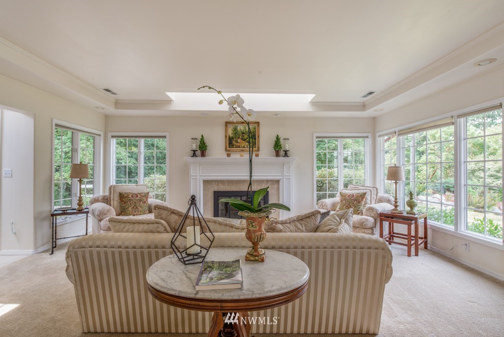 8909 196th Street Southwest Edmonds, WA 98026 - Photo 3 of 25 Gallery Image 3