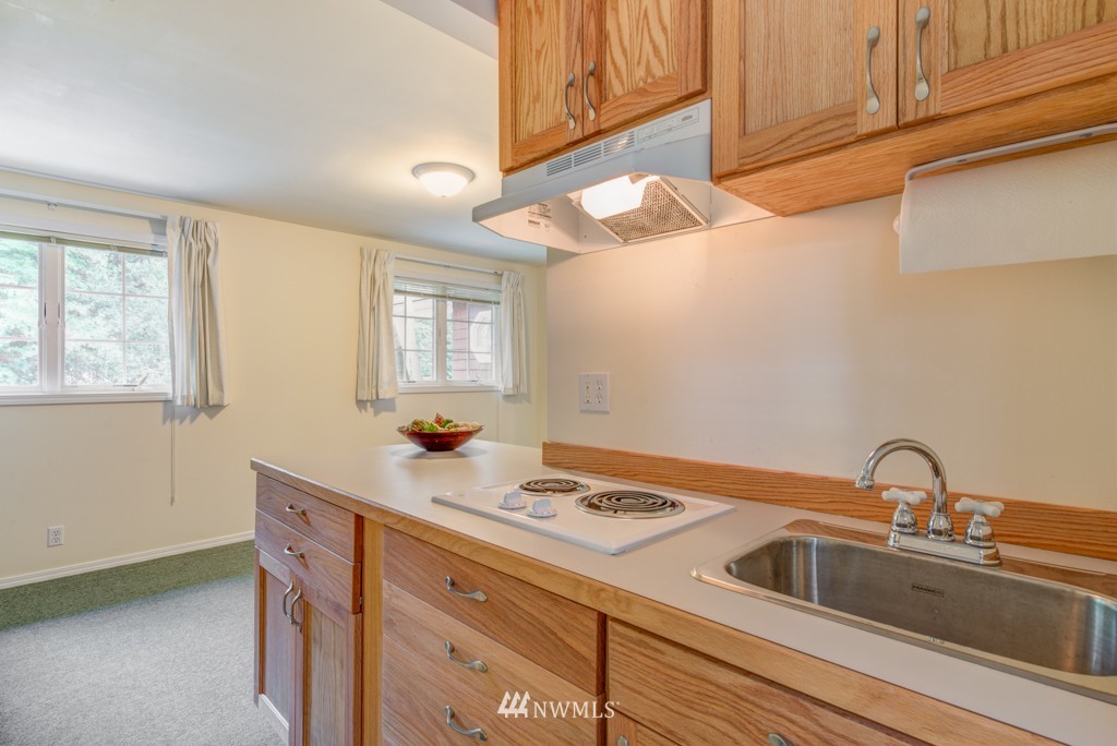 8909 196th Street Southwest Edmonds, WA 98026 - Photo 10 of 25 Gallery Image 10