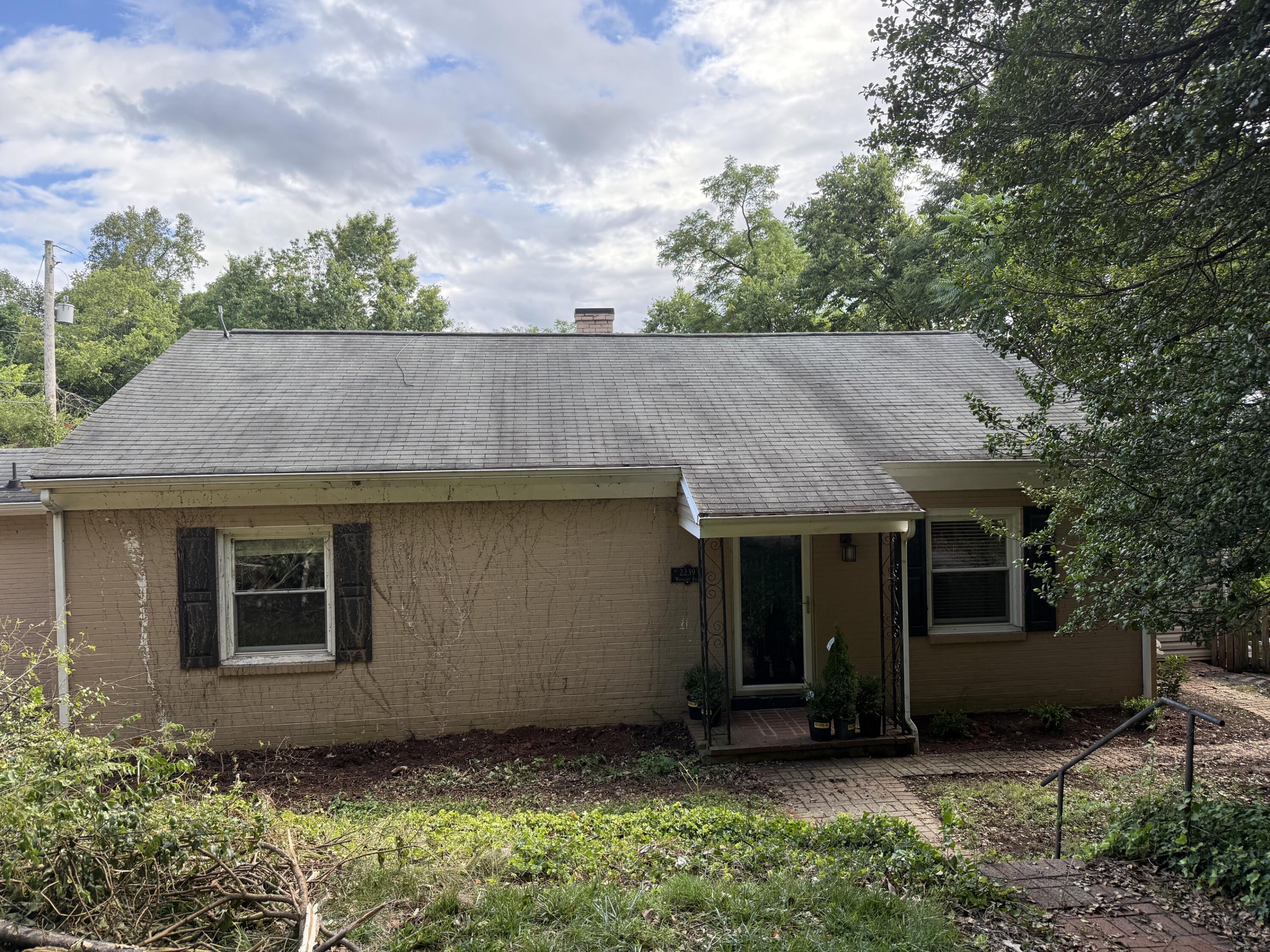 2239 Woodcliff Road Southeast Roanoke, VA 24014 - Photo 1 of 14 IMG_0683